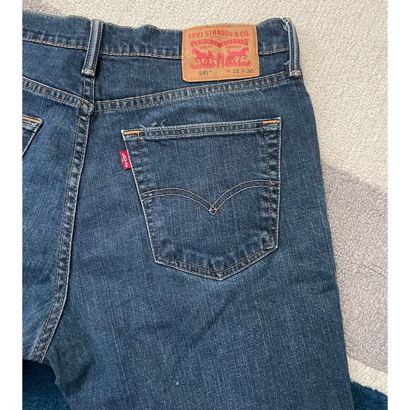 Levi's 541 Men’s Athletic Taper Fit Dark Wash Stretch Blue Jeans 33x30 - Picture 3 of 8